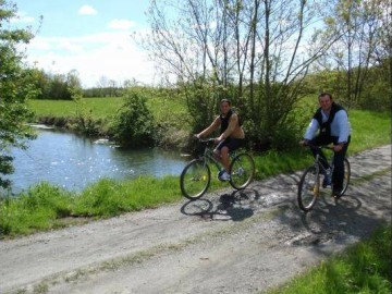 40259 - VTT à disposition pour découvrir le Marais Poitevin secret Clévacances France