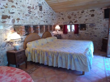 GITE La Petite Folie_MAREUIL SUR LAY DISSAIS_Chambre 4 dans annexe COLLIN B