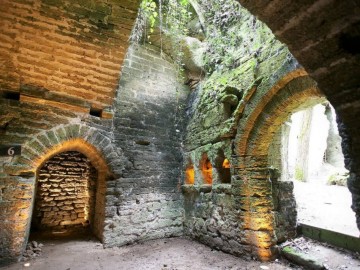 Troglodytes et sarcophages - _1 J. Deloffe