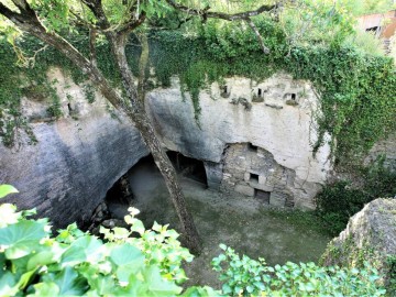 Troglodytes et sarcophages - _3 D. Chabot