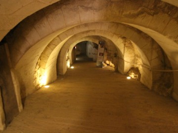 Château troglodytique - _7 Mme de COLBERT Karine