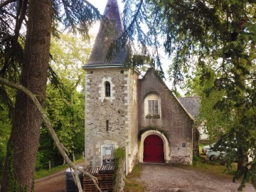 Château d'Epiré©Eglise XIIème