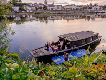 Toue le Vent d'travers_Saumur - _1 Les Conteurs - Anjou Tourisme