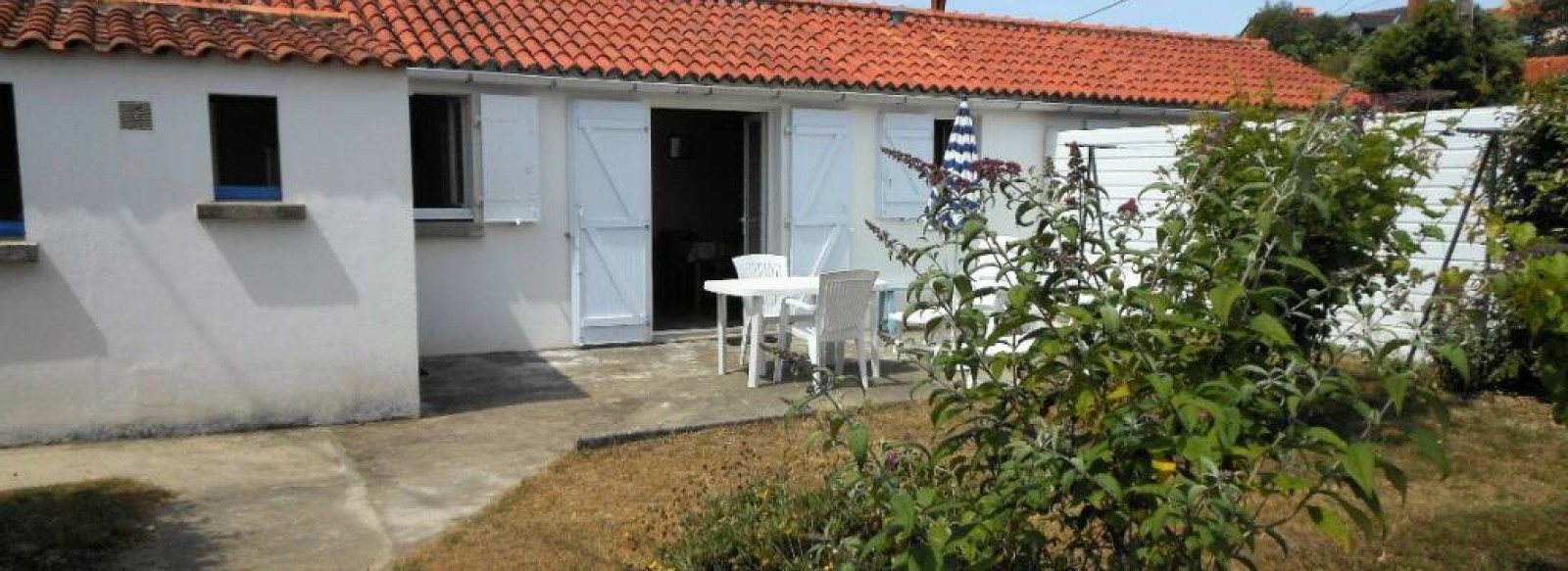 Meuble de l'agence de la Plage 26
