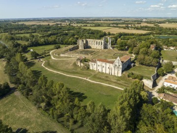 Abbaye-Maillezais-0546 Julien Gazeau