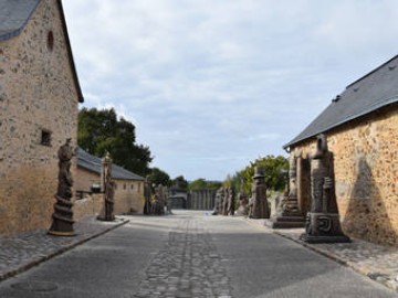 Allée des Géants Musée Robert Tatin
