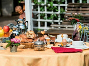 40265 - Petit-déjeuner copieux avec des produits frais de qualité Clévacances France