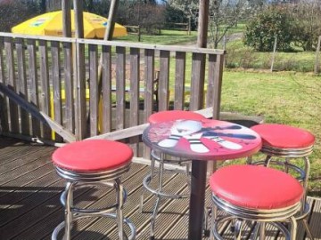 Pause Libellule Terrasse ©Glamping Sainte Suzanne