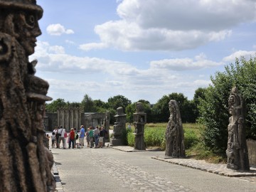  Musee_Robert-Tatin4