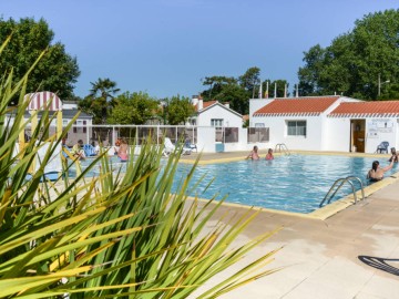piscineexterieur_pareepreneau_sainthilairederiez camping parée préneau