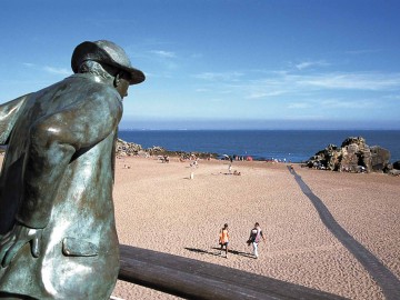 Statue M. Hulot en hommage au film de Jacques Tati 