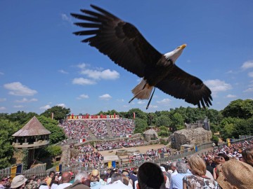 Puy-du-Fou-Le-Bal-des-Oiseaux-Fantomes