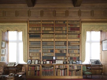 Bibliothèque du château de Serrant, château privé et habité