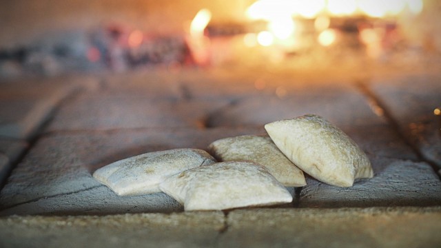 Fouées cuites au feu de bois