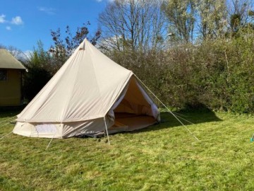 Tente Louisiane ©Glamping Sainte Suzanne